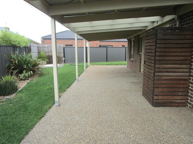 9 Raymond George Place, Lara VIC 3212