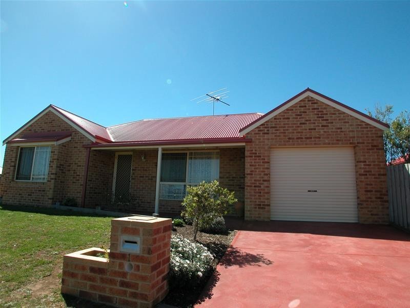 1 Bracknell Court, Lara VIC 3212