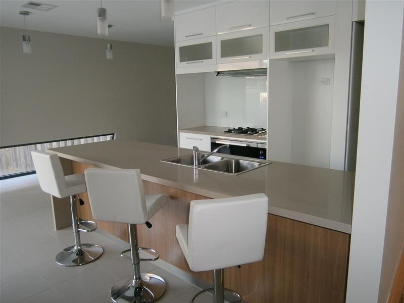 1/1 Swan Street, Lara VIC 3212