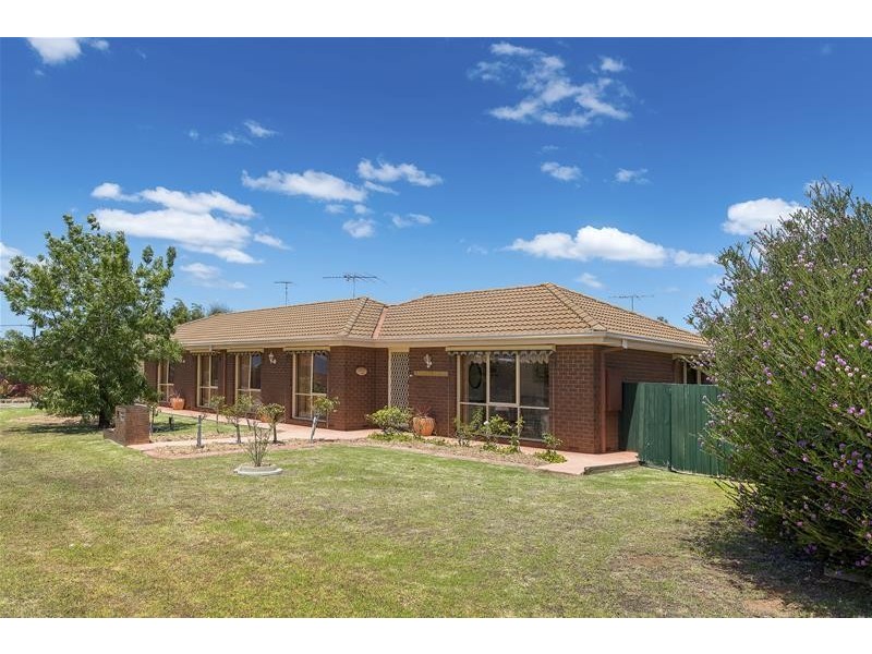 1 Kantara Crescent, Lara VIC 3212