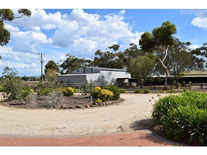 540-560 Windermere Road, Lara VIC 3212