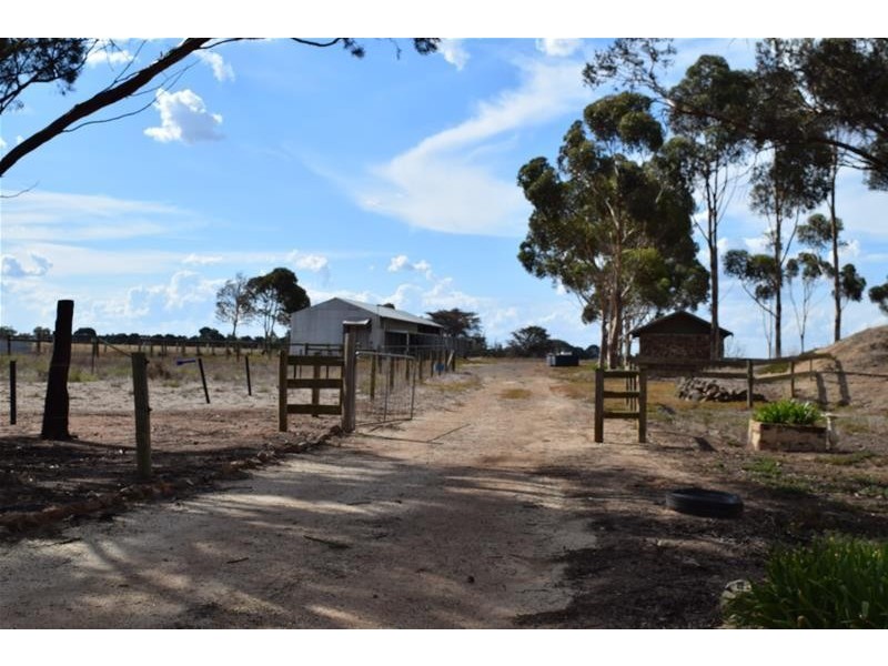 540-560 Windermere Road, Lara VIC 3212