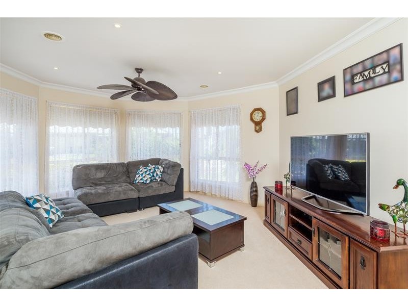 27-29 Greenleaf Drive, Lara VIC 3212