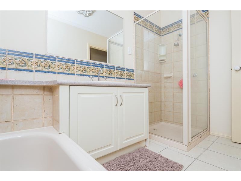 27-29 Greenleaf Drive, Lara VIC 3212