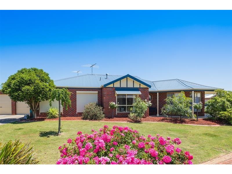 27-29 Greenleaf Drive, Lara VIC 3212