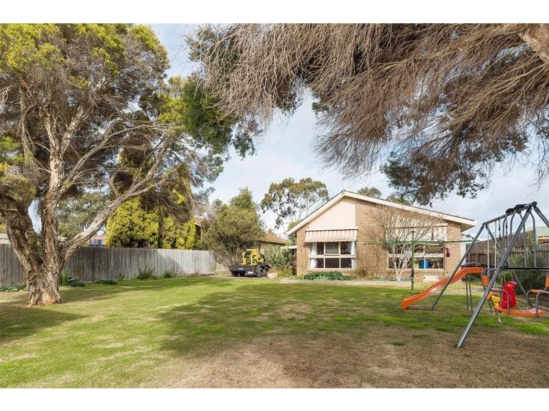 26 Smeaton Close, Lara VIC 3212