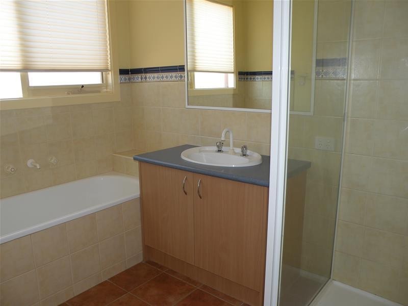 50 Nossal Crt, Lara VIC 3212