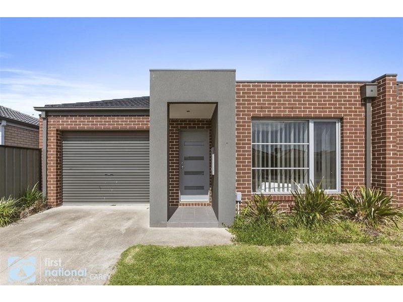1/16  Raymond George Place, Lara VIC 3212