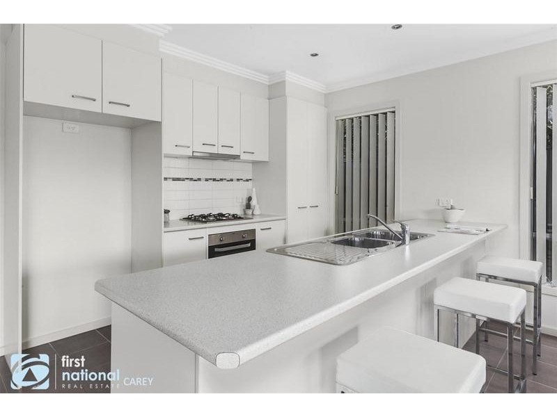 1/16  Raymond George Place, Lara VIC 3212