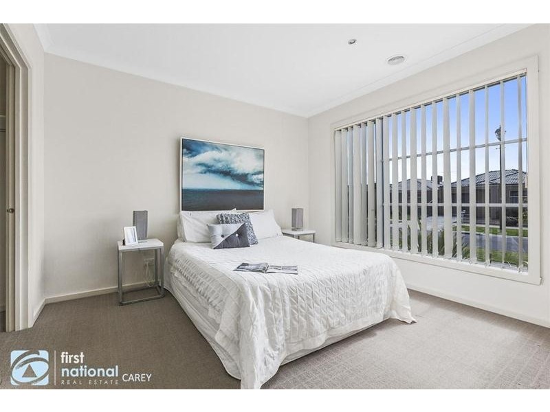 1/16  Raymond George Place, Lara VIC 3212