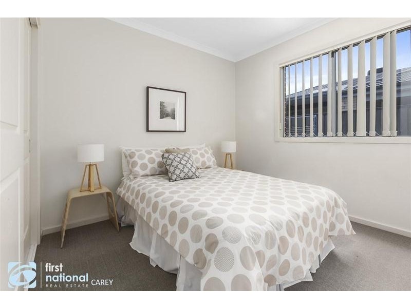 1/16  Raymond George Place, Lara VIC 3212