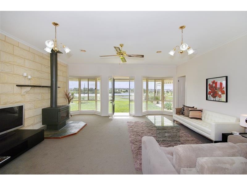 11 Marina Court, Lara VIC 3212