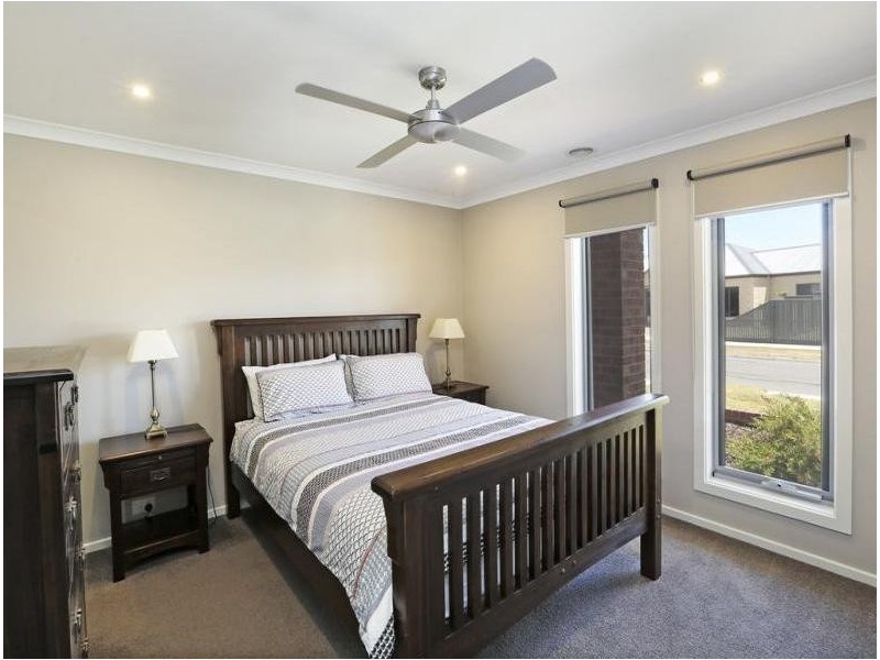 10 Grey Teal Place, Lara VIC 3212