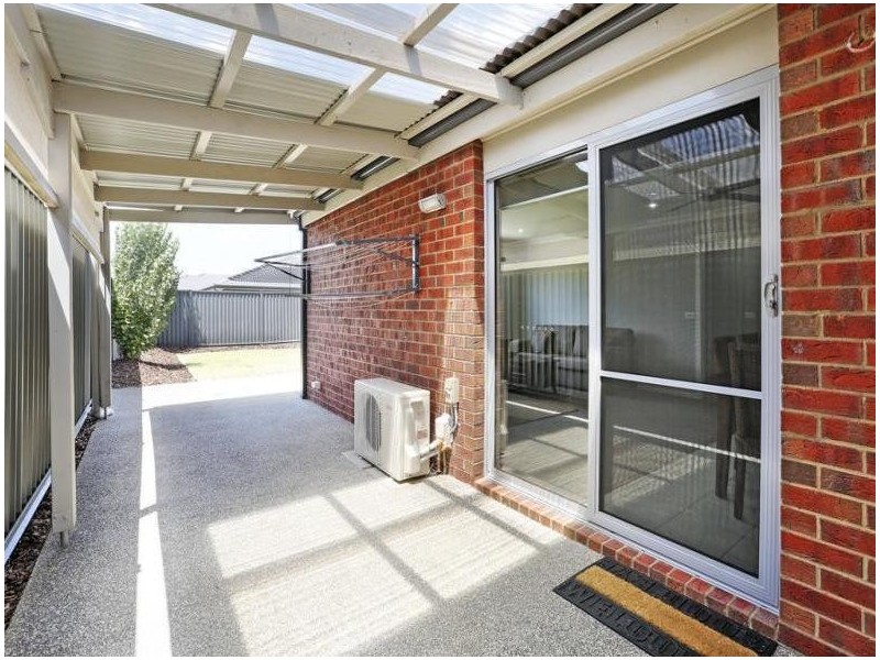 10 Grey Teal Place, Lara VIC 3212