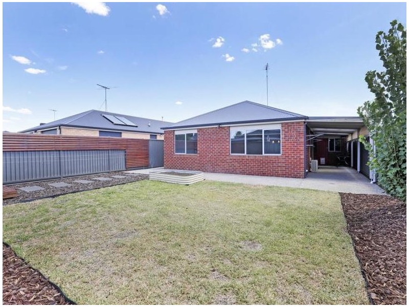 10 Grey Teal Place, Lara VIC 3212