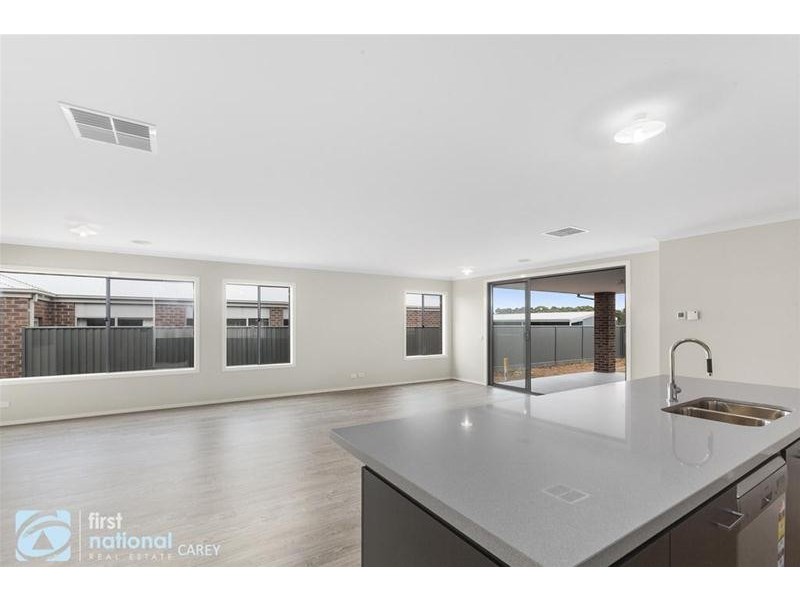 44 Quail Drive, Lara VIC 3212