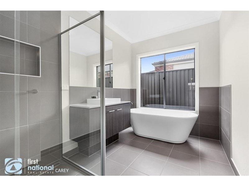 44 Quail Drive, Lara VIC 3212