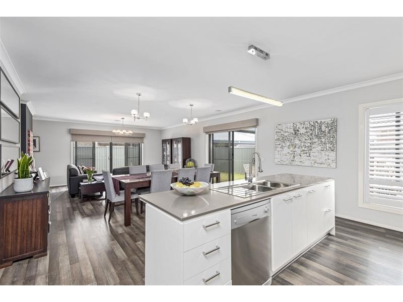 35 Kingfisher Court, Lara VIC 3212