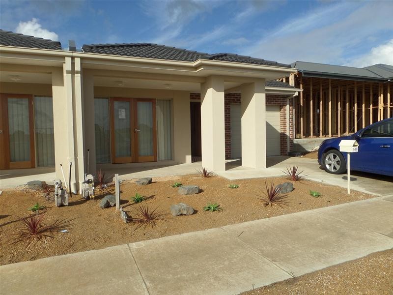 1/50  Benetti Drive, Lara VIC 3212