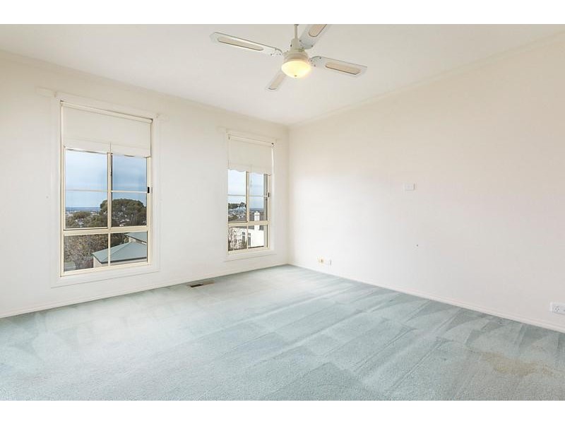 16 Victory Way, Highton VIC 3216