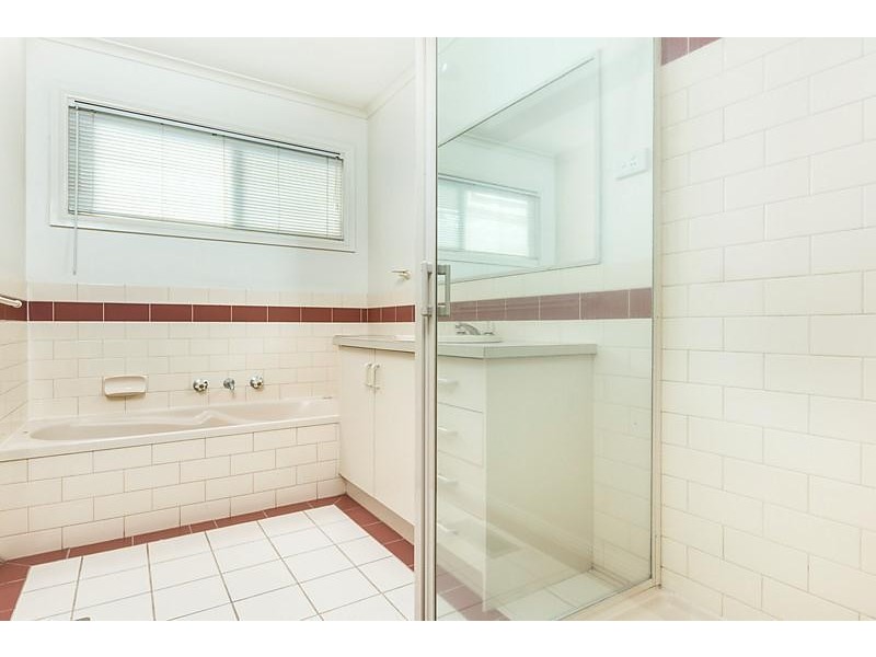 16 Victory Way, Highton VIC 3216