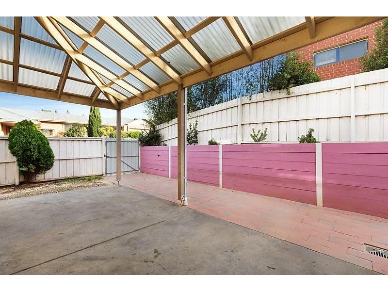 16 Victory Way, Highton VIC 3216