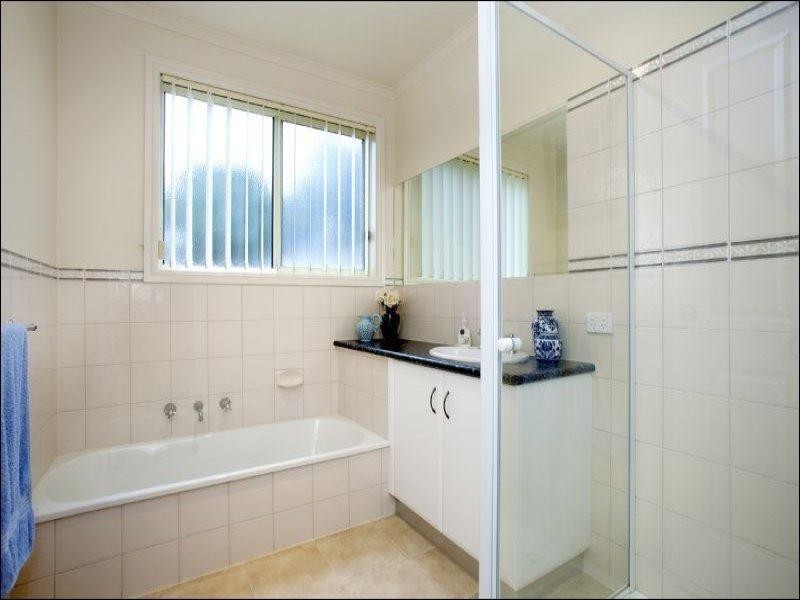 4 Hailar Lane, Lara VIC 3212