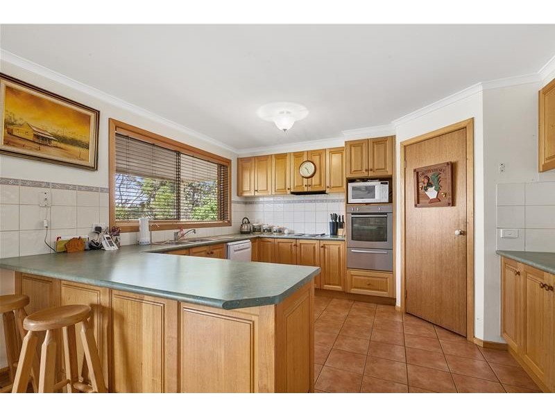 75  Canterbury Road, West, Lara VIC 3212