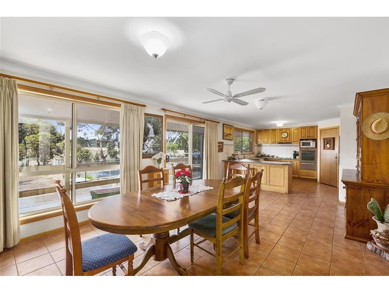 75  Canterbury Road, West, Lara VIC 3212