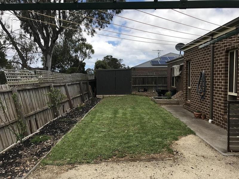 8 Wheat Court, Lara VIC 3212