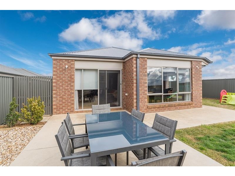 156 Canterbury Road, Lara VIC 3212