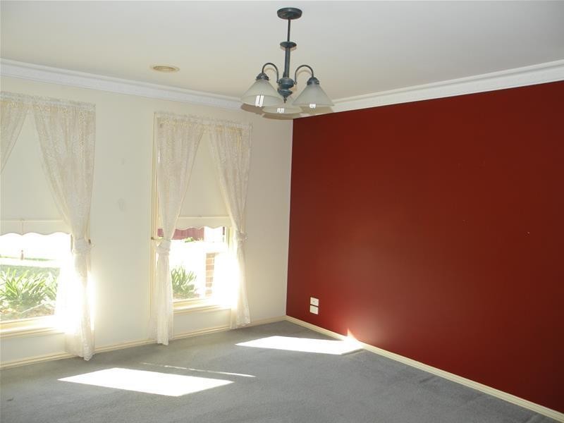 11 Hoffman Court, Lara VIC 3212