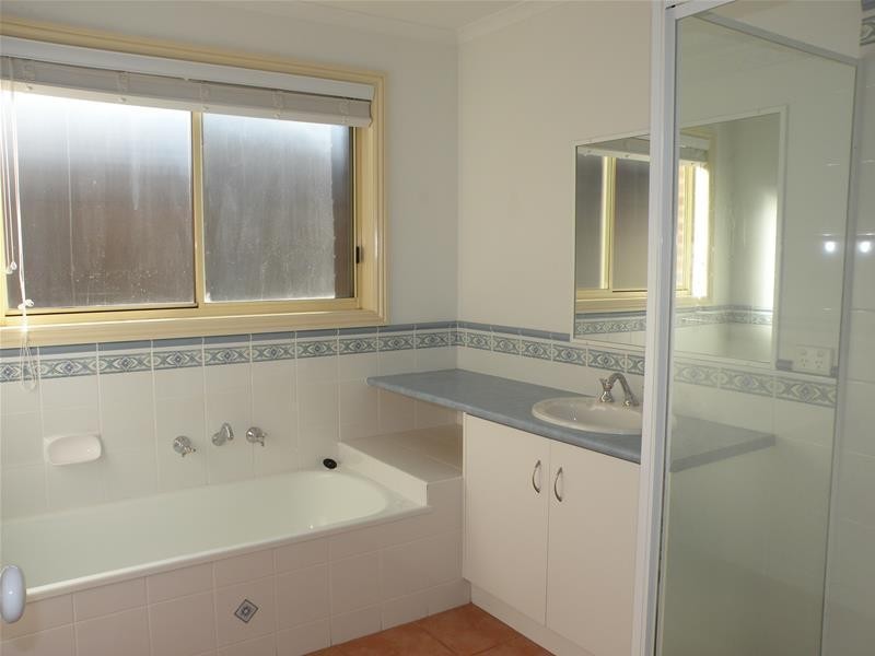 11 Hoffman Court, Lara VIC 3212