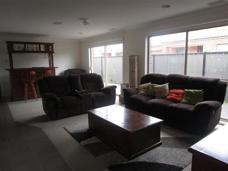 9 Raymond George Place, Lara VIC 3212