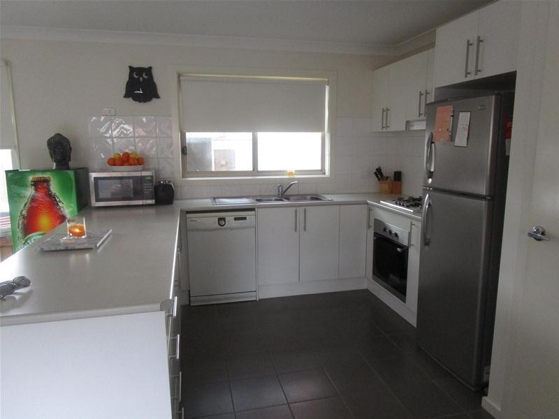 9 Raymond George Place, Lara VIC 3212