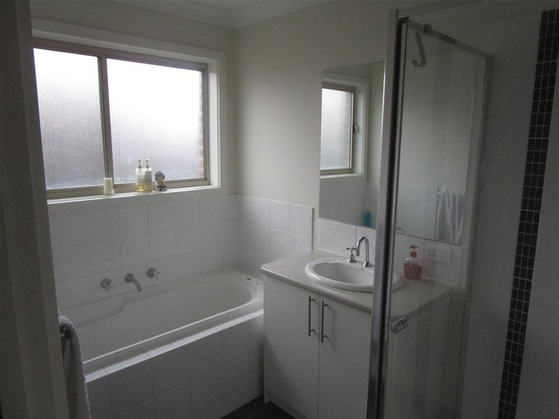 9 Raymond George Place, Lara VIC 3212