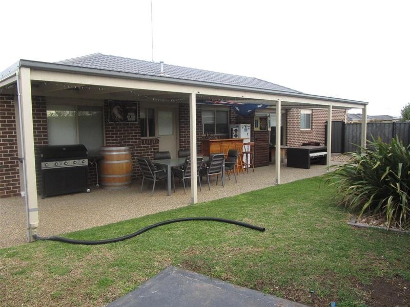 9 Raymond George Place, Lara VIC 3212