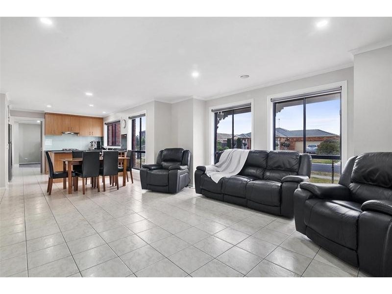 32 Country Gardens Drive, Lara VIC 3212