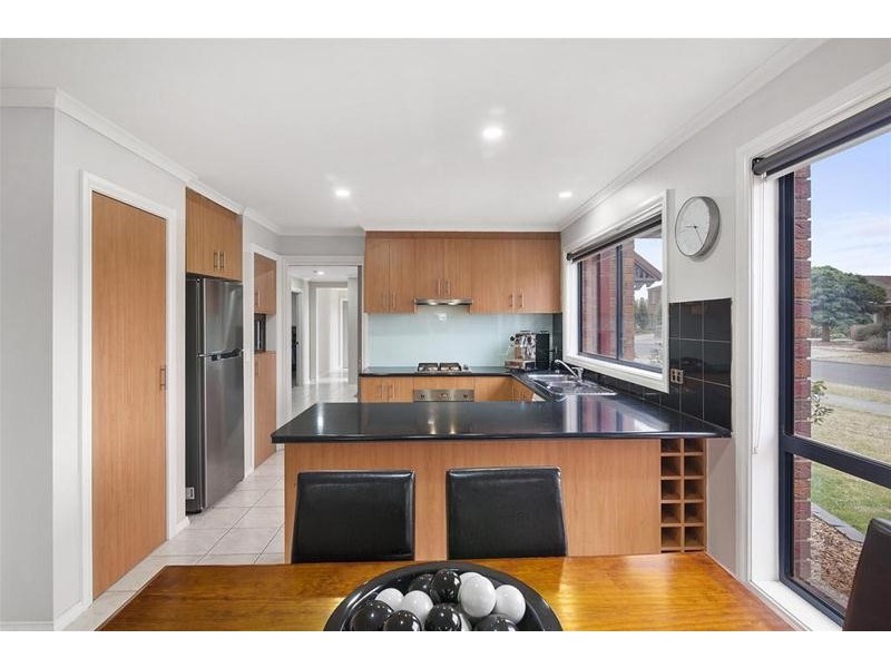 32 Country Gardens Drive, Lara VIC 3212