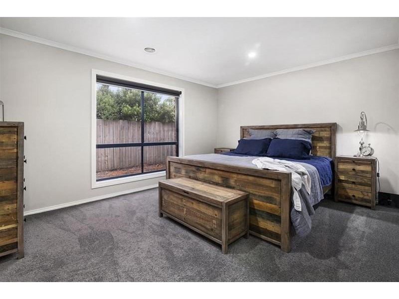 32 Country Gardens Drive, Lara VIC 3212