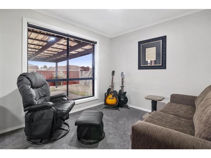 32 Country Gardens Drive, Lara VIC 3212