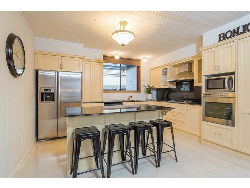 1B Sherwood Grove, Lara VIC 3212