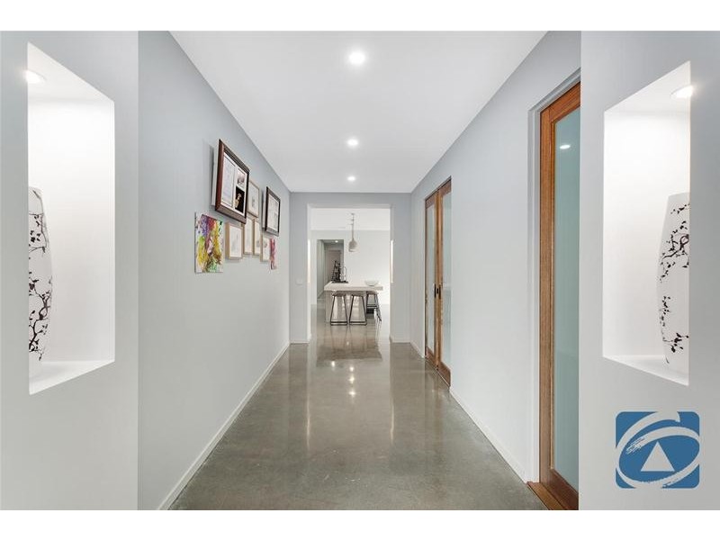 33 Quail Drive, Lara VIC 3212