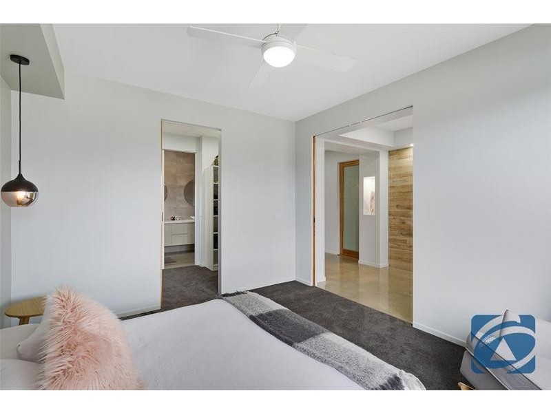 33 Quail Drive, Lara VIC 3212