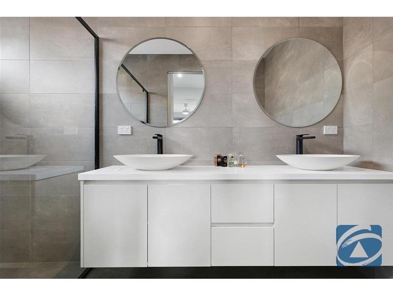 33 Quail Drive, Lara VIC 3212