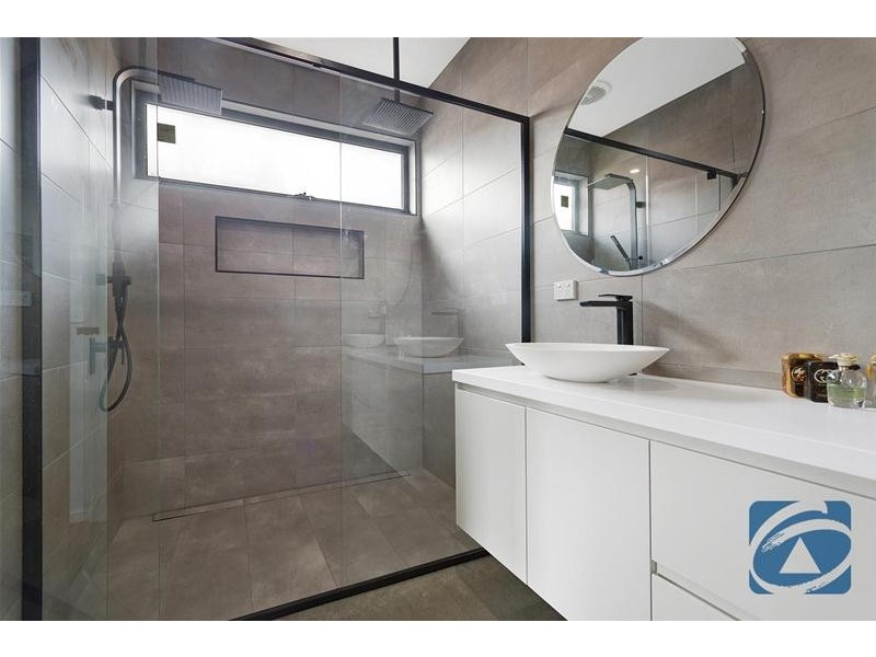 33 Quail Drive, Lara VIC 3212