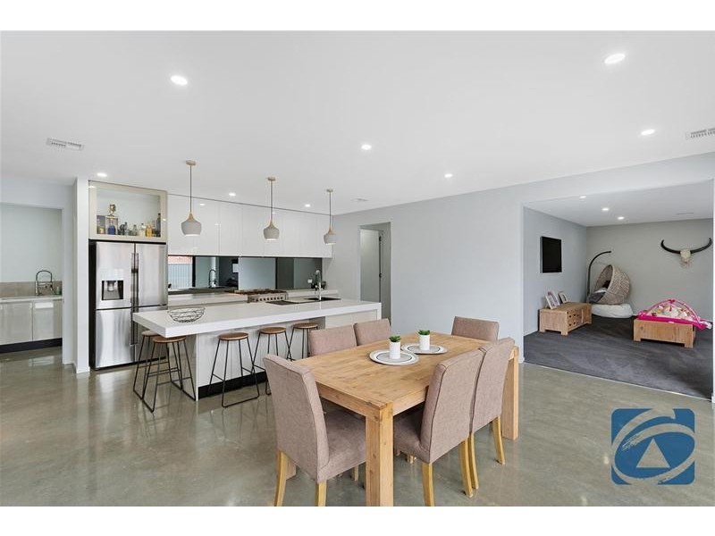 33 Quail Drive, Lara VIC 3212