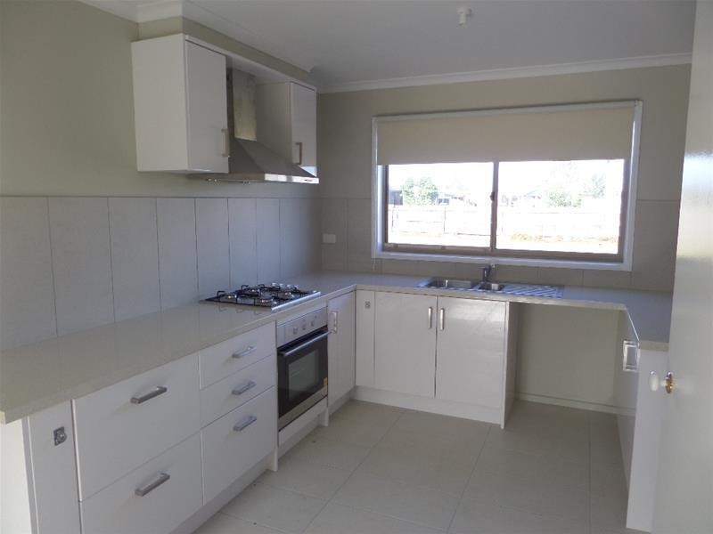 99 Flinders Avenue, Lara VIC 3212