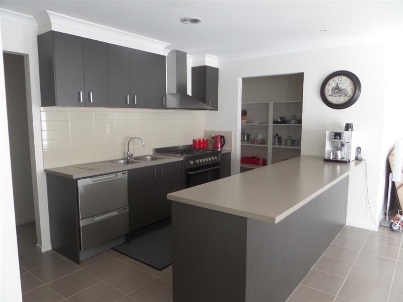 33 Mathieson Place, Lara VIC 3212