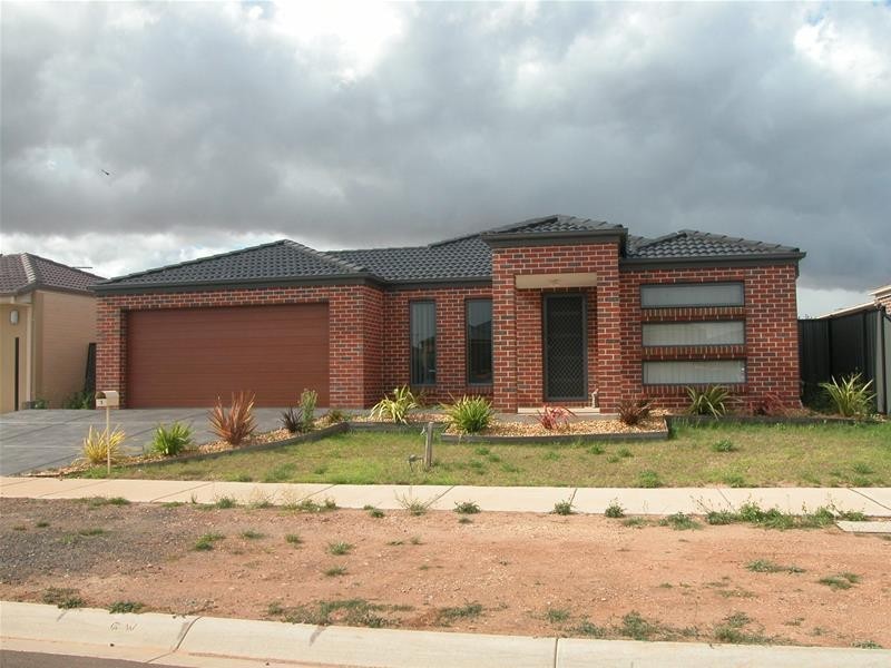 3 Raymond George Place, Lara VIC 3212